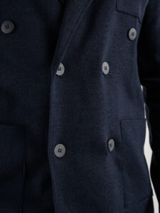 V2 Giacca in maglia misto lana doppiopetto con pochette GULDP Blu (3)