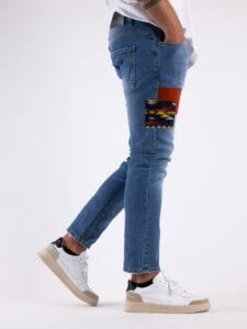 V2 Jeans azzurro slim con patch laterali etniche TOKYO denim3