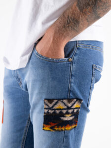 V2 Jeans azzurro slim con patch laterali etniche TOKYO denim6