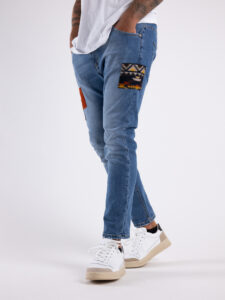 V2 Jeans azzurro slim con patch laterali etniche TOKYO denim8