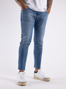 V2 Jeans azzurro slim con piccole graffiature,tasca posteriore in panno con stampa SCOZZESE Denim6