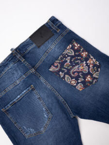 V2 Jeans blu slim con rotture,tasca posteriore con stampa FIORATA Blu Denim1