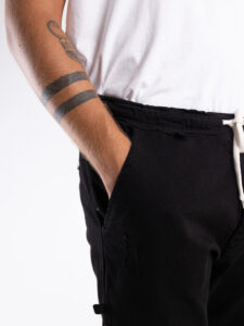 V2 Jeans con coulisse, piccole graffiature, pacht laterali DRILL Nero1