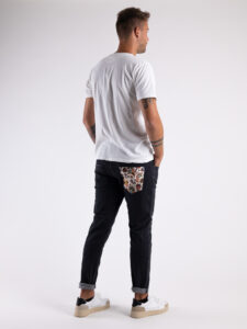 V2 Jeans nero slim,tasca posteriore con stampa FLOREALE Nero6