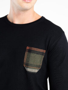 V2 Maglione basico in viscosa con taschino scozzese MAVI Nero1