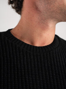 V2 Maglione misto lana con strappi MASTR Nero (5)