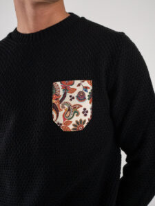 V2 Maglione misto lana con taschino bianco floreale MAO Nero (6)