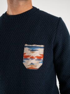 V2 Maglione misto lana con taschino fantasia azteca MAO Blu (5)