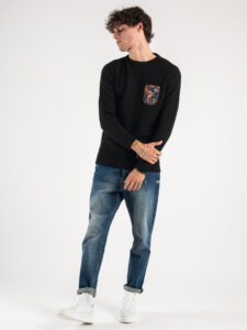 V2 Maglione misto lana con taschino nero floreale MAO Nero (2)
