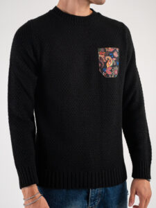 V2 Maglione misto lana con taschino nero floreale MAO Nero (4)