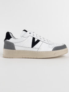 V2 Sneakers in pelle bianca con V a contrasto,tallone linguetta e punta in camoscio SUCOL Nero:Grigio1