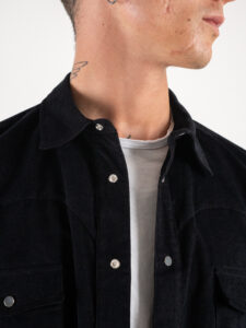 BERNA Camicia in velluto a costine con tasche frontali 233066 Nera (5)
