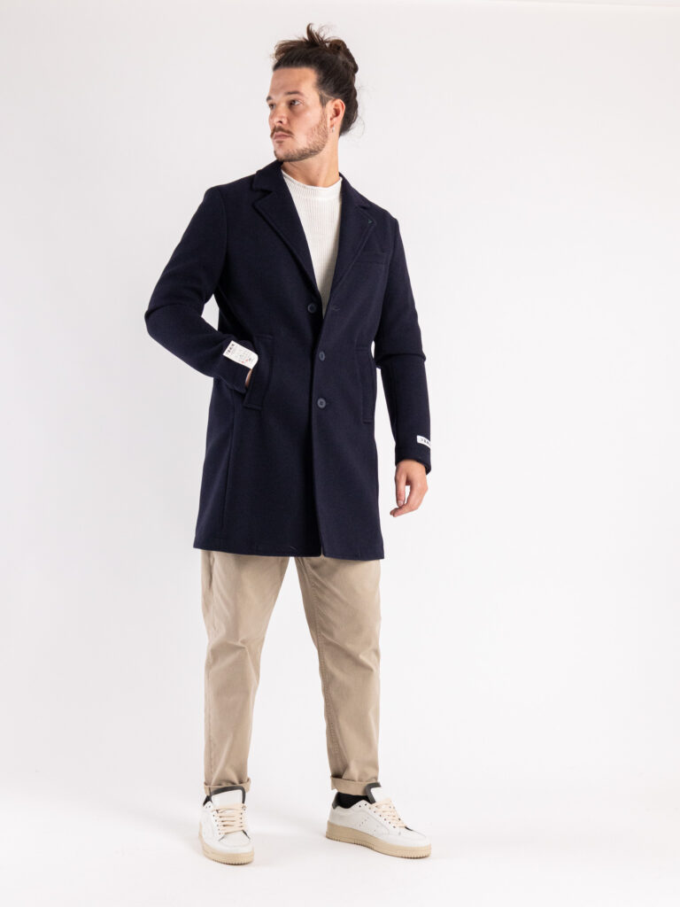 BERNA Cappotto lungo con bottoni 233079 Blu2 Outfit