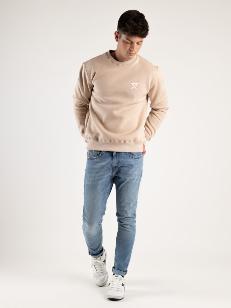 BERNA Felpa girocollo felpata con logo sul cuore 233141 Avorio1 Outfit