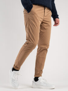 BERNA Pantalone chinos slim AI 233151 Cammello (4)