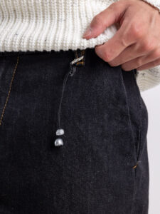 BERNA Pantalone denim con gamba morbida e pinces 220203 Nero (1)