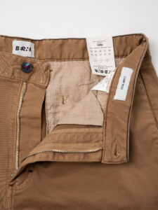BERNA Pantalone morbido cropped con pences,tasca e passante in jeans 233191 Cammello (7)