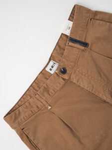 BERNA Pantalone morbido cropped con pences,tasca e passante in jeans 233191 Cammello (8)
