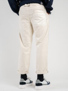 BERNA Pantalone morbido in velluto con pinces e gamba larga 223188 Panna (1)