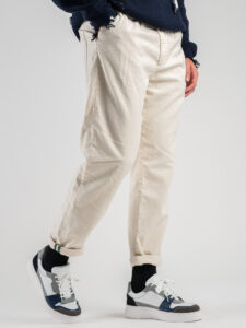 BERNA Pantalone morbido in velluto con pinces e gamba larga 223188 Panna (5)