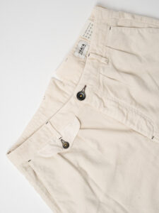 BERNA Pantalone morbido in velluto con pinces e gamba larga 223188 Panna (7)