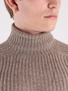 BL11 Maglione dolcevita bottonato a coste larghe GORDON Corda (2)