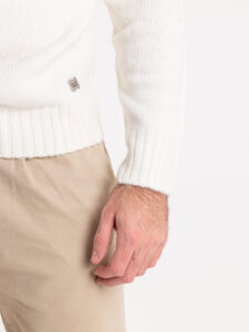 BL11 Maglione dolcevita in misto lana LOCATELLI Ecrù (3)