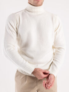 BL11 Maglione dolcevita in misto lana LOCATELLI Ecrù (4)