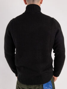 BL11 Maglione dolcevita in misto lana LOCATELLI Nero (5)