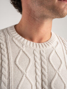 BL11 Maglione girocollo con trecce e greche centrali GAVIN Panna 23 (1)