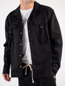 Coordinato giacchetta con tasconi e bottoni + pantalone cargo multi tasconato e cordino sul fondo 609610 Nero (3)