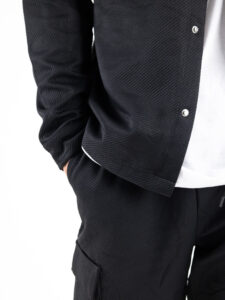 Coordinato morbido in policotone con camicia e pantalone cargo DK05 Nero5