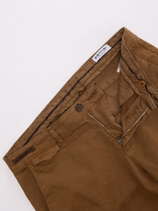 ESTASI Pantalone chinos invernale con risvolto made in Italy DETROIT Cammello (8)