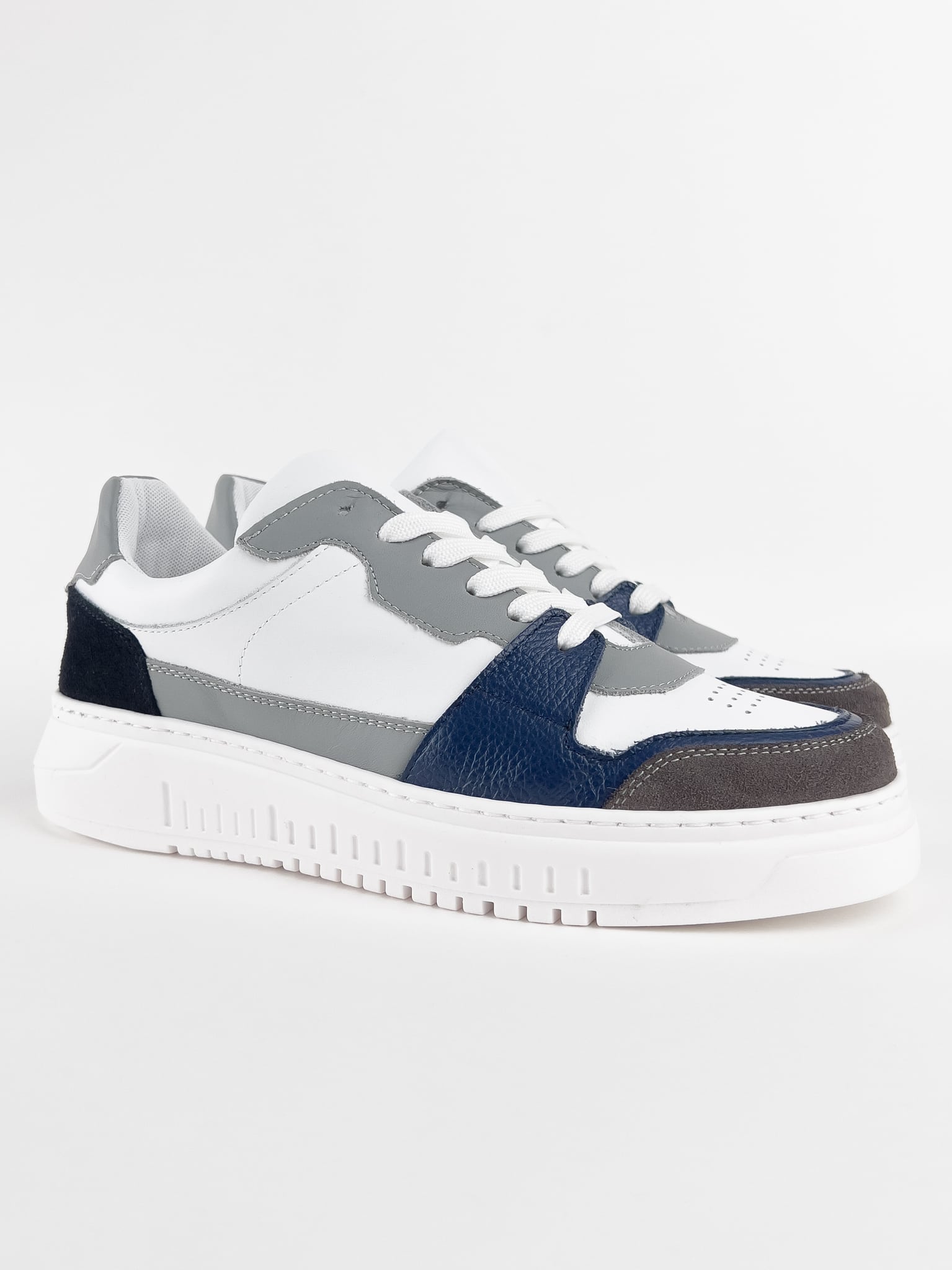 ESTASI Sneakers bianche sportive Made In Italy con inserti grigio e tallone blu DIEGO Blu Prezzo 0 00 Estasi Fashion