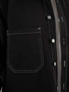 Giacchetta in jeans con tasche frontali e cuciture a contrasto CR2462 Nera4