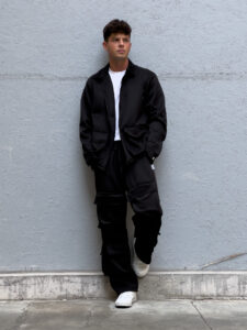 HYDO Coordinato giacchetta con zip + pantalone cargo multi tasconato 615:616 Nero4