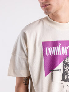 INDEPENDENT REPUBLIC T-shirt boxy fit in cotone organico con stampa Statua Malboro COMFORT ZONE Natural (1)
