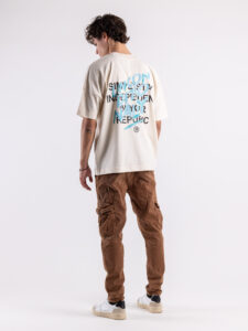 INDEPENDENT REPUBLIC T-shirt boxy fit in cotone organico con stampa sul retro MANIFESTO Natural (2)