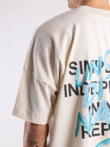 INDEPENDENT REPUBLIC T-shirt boxy fit in cotone organico con stampa sul retro MANIFESTO Natural (5)