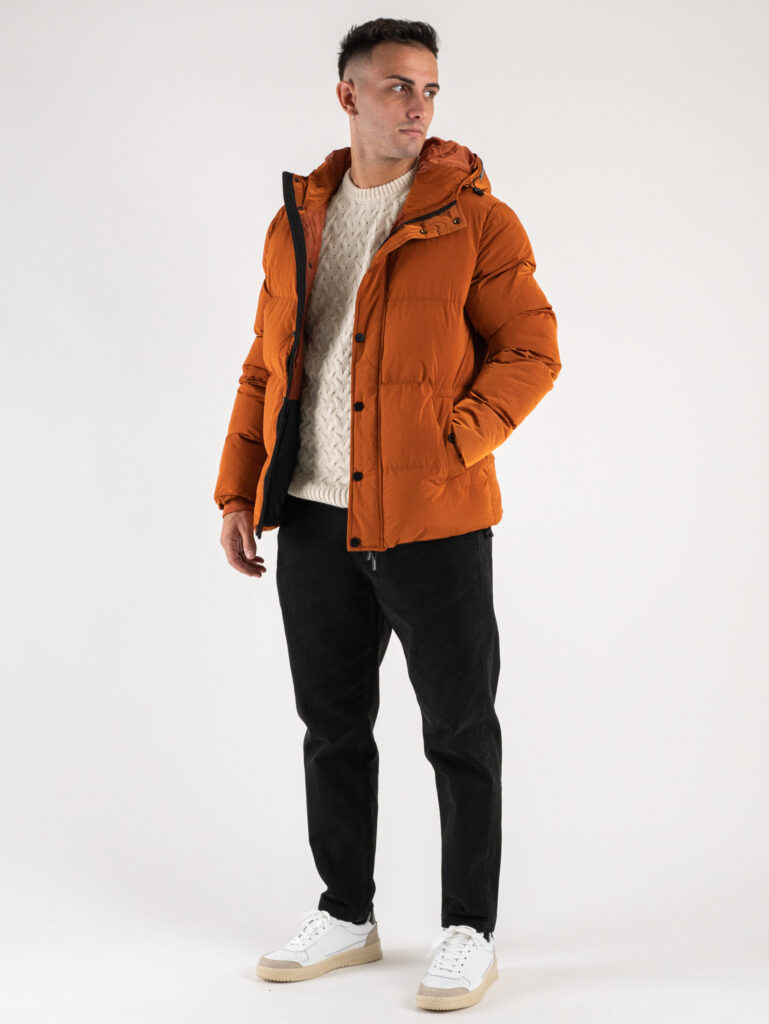 OVER D Giubbino invernale corto con zip e cappuccio J06 Coccio 2 Outfit