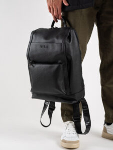 OVER-D Zaino in ecopelle tipo saffiano con zip, logo e tasca frontale OE1F2W3Z01 Nero (7)