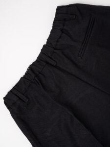 Pantalone chinos morbido con coulisse e bottone in vita BARCELLONA Nero (5)