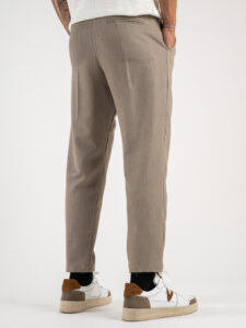 Pantalone chinos morbido con coulisse e bottone in vita BARCELLONA Tortora2