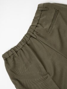Pantalone chinos morbido con coulisse e bottone in vita BARCELLONA Verde Oliva (6)
