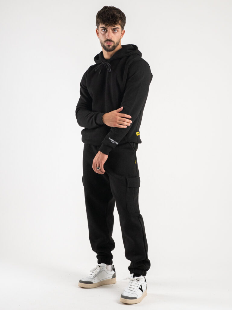 SUPERCULTURE Pantalone tuta con polsini e tasconi laterali POSER Z Nero5 Outfit