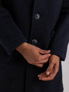 V2 Cappotto sartoriale punto riso in misto lana con scollo a v CUSPRIS Blu (6)