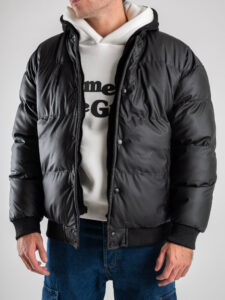 Bomber sportivo con cappuccio removibile tramite zip Nero (1)