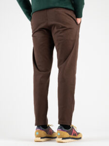 ESTASI Pantalone comodissimo con pinces ed elastico in vita BECKHAM INV Coffee (1)