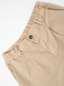 ESTASI Pantalone comodissimo con pinces ed elastico in vita BECKHAM INV Sahara (5)