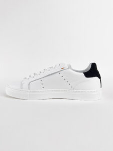 ESTASI Sneakers basica in pelle martellata con talloniera a contrasto Made In Italy OMAR3
